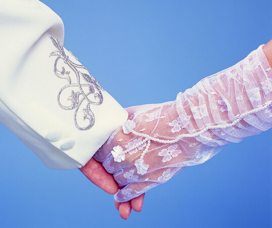 合肥晚报优质会员牵手成功携手发喜糖宣布确立恋情